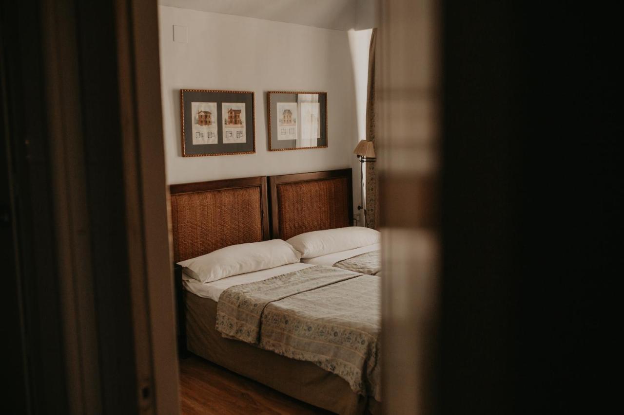 Hotel De Valdezufre 3*